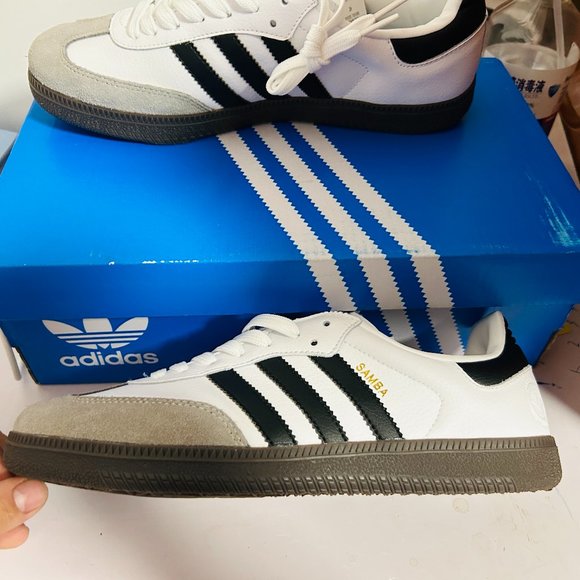 adidas Samba - Picture 1 of 3